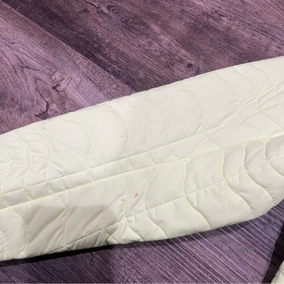 The North Face Blue and Cream Jacket - Picture 6 of 7